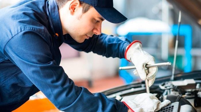 Слесарь по ремонту автомобилей, автомеханик - профессия: кто такой, что делает, сколько зарабатывает, описание, плюсы и минусы