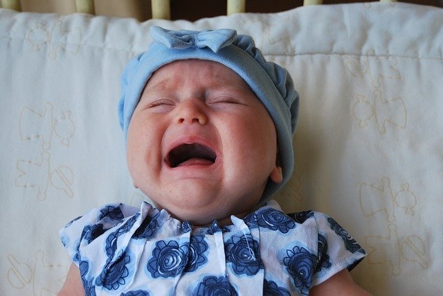 Ребенок 10 месяцев плачет без слез